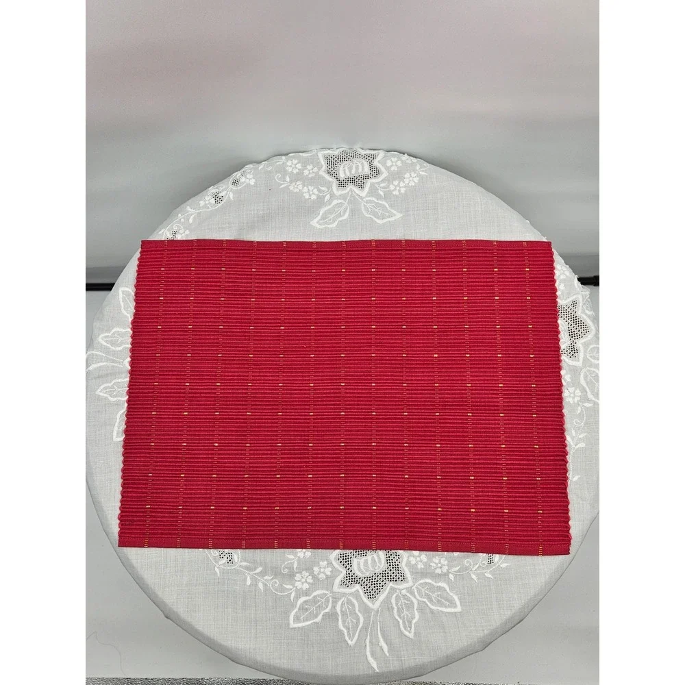 Set of 4 Red‎ Ribbed Placemats with Gold Metallic Thread Accents 19x13.5 Holiday